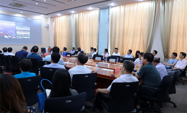 分会场参会人员共同观看视频